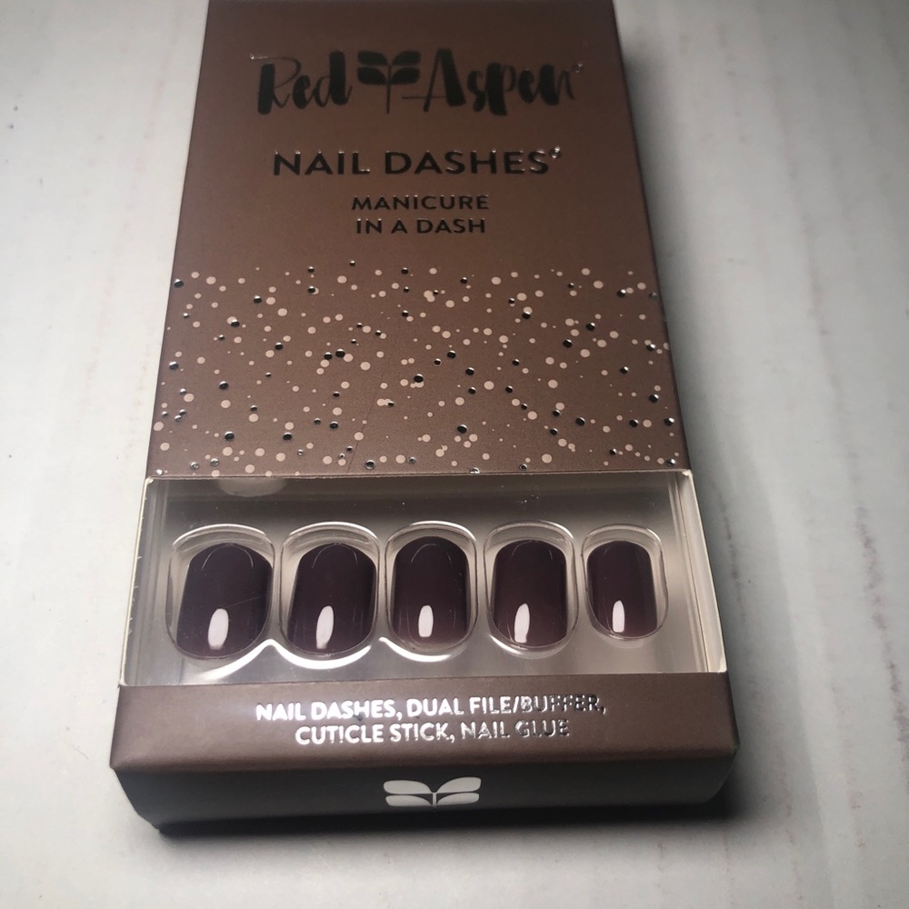 *Red Aspen Nail Dashes Manicure In A Dash -Sugar + Charm, Josie (Press On Nails)